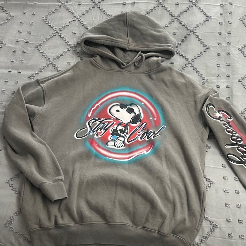 Peanuts Gray Snoopy Graphic Hoodie